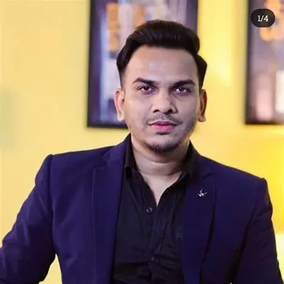 सतीश कुशवाहा: एक छोटे गाँव से डिजिटल सफलता की ऊंचाइयों तक का सफर